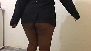 Sexy Amateur Pornstar Strips Revealing Big Juicy Pussy Close Up