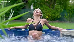 Naughty Veronica Leal hooks up with bi Tiffany Tatum for pussy licking and toy riding