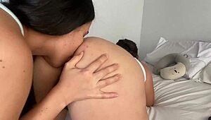 lesbian babes kiss passionately then dive into asshole sucking fun 😘🍑