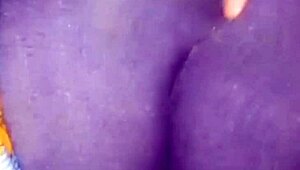 Nepali girl models skin-tight leggings in everyday style