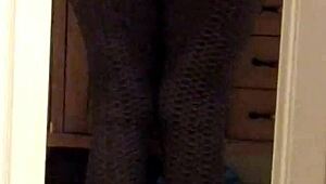 check out this milf wife's leggings ass on voyeur cam?