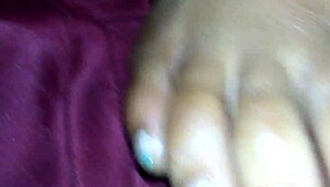 EBONY FEET WRAPPED AROUND COCK FOR MESSY CUMSHOT!