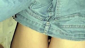 me COGIENDO a la amiga de mi novia en la calle rapidin sin condon en terreno baldio