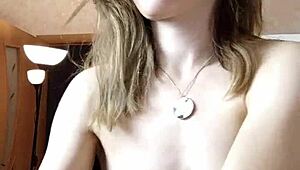A beautiful girl dances seductively and masturbates on webcam