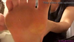 Goddess Amanda's barefoot foot fetish guidance