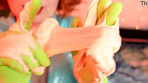 i get so wet with household gloves slime play