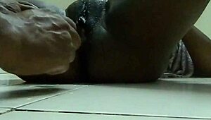 mallu aunty shaves her pussy and ass smooth