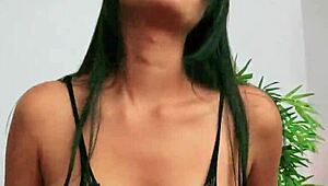 relieving prof beto's aching balls while my boyfriend chats on phone