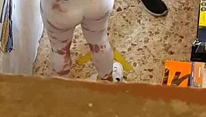 check out this bitch's leggings ripping wide open when she bends over