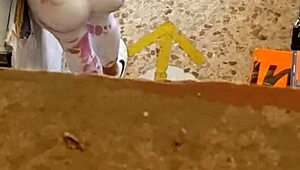 check out this bitch's leggings ripping wide open when she bends over