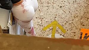 check out this bitch's leggings ripping wide open when she bends over