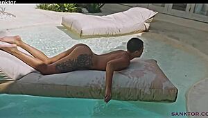 sanktor's shaved head lesbian fingers herself hard in tropic villa