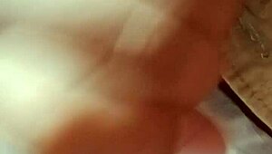 whoa this vietnamese girl's got that thick asian cock ready 😍🍆