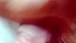 whoa this vietnamese girl's got that thick asian cock ready 😍🍆