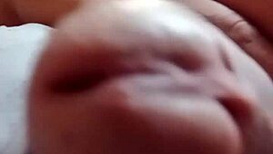 whoa this vietnamese girl's got that thick asian cock ready 😍🍆