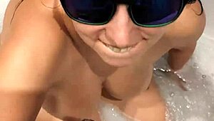 damn this married milf sucked and jerked me so good while hubby was at work 😍 wanna fuck her bad