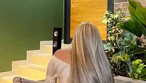 me follando a esta puta latina con culo grande y tetas enormes al aire libre