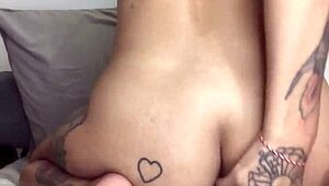 shaving my pussy while i masturbate my asshole 😈🔥