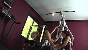 teen kelly leigh battles milf isis taylor in gym lesbian ass play