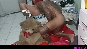 depois de foder com o amigo do marido na frente dele ganhei gozada na cara