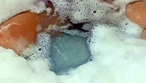 wanna see this cute argentinian teen finger her perfect pussy to orgasm in the tub?