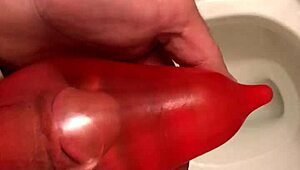 condom piss play gets super messy 😜💦