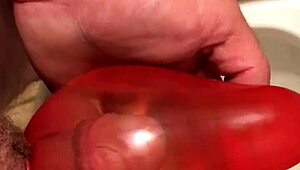 condom piss play gets super messy 😜💦