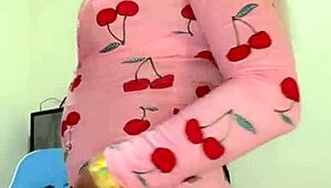 linda ladyboy crossdresses sensual transsexual shemale teases in hot amateur scene