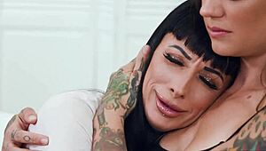 Tattooed lesbian milf tribbing shaved pussy with best friend babe 😍💦🔥