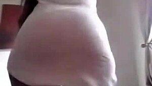 Yamoukidi builds teasing tension with playful seductive glances and moves