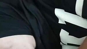 I'm bangin indonesian jilbab girl in her kontrakan damn