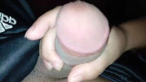 Kurwa sperma mojego faceta wygląda tak pysznie jak ściągam jego wielkiego kutasa 💦😍🍆