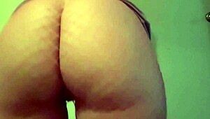 artemisia love bounce italian milf ass closeup fishnets horny?