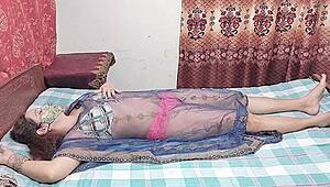 hey that indian desi bhabhi looks so hot during rough bedroom sex 😍