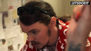 Daphne Klyde's Pussy Pounded Bent Over by Horny Receptionist in Hostel