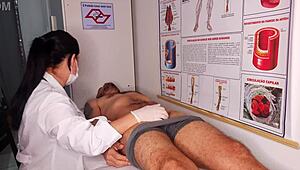 लड़के का मोटा खड़ा सेक्सी नर्स के सामने, रसीला ब्लोजॉब