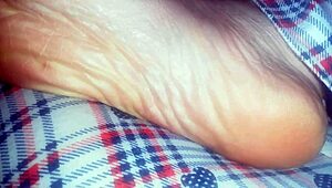 My feet walked barefoot all day, now they're sore and sweaty for you