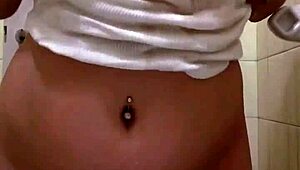 Hijastra Shows Padrastro Big White Saggy Tits And Wet Pussy In Bathroom Play