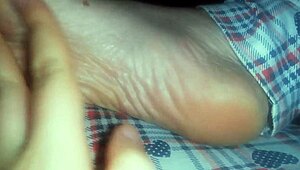 My feet walked barefoot all day, now they're sore and sweaty for you