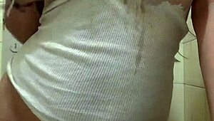 Hijastra Shows Padrastro Big White Saggy Tits And Wet Pussy In Bathroom Play