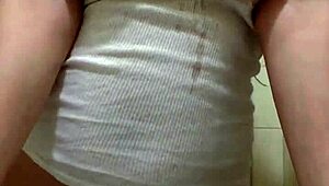 Hijastra Shows Padrastro Big White Saggy Tits And Wet Pussy In Bathroom Play