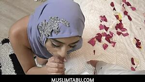 hey muslimtabu got violet myers huge tits big ass fuckin' in hijab