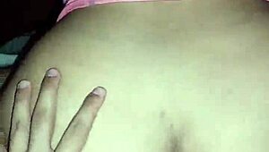 mi mejor amiga se pone como puta rebota su culo gordo en mi verga y me da su ano para anal rico