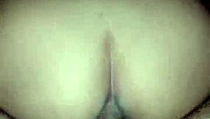 mi mejor amiga se pone como puta rebota su culo gordo en mi verga y me da su ano para anal rico