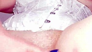 สเต็ปมัมลาติน่าเม็กซิกันหีคามูโตหยดน้ำขณะชักให้ลูกชาย