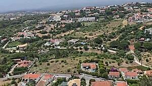 damiana flowers fucks brazilian ass publicly in european tourist castle