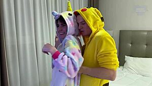 skinny girlfriend takes double cocks and loads from her boyfriend's friends