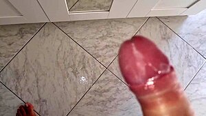 apri la bocca troia e bevi tutta la mia sborra calda mentre ti parlo sporco in italiano