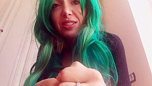 Sexy Giantess Craves Your Tiny Body!