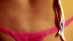 jovencita infiel... le encanta su dildo mientras el amante la graba en pov doggystyle con monster cock